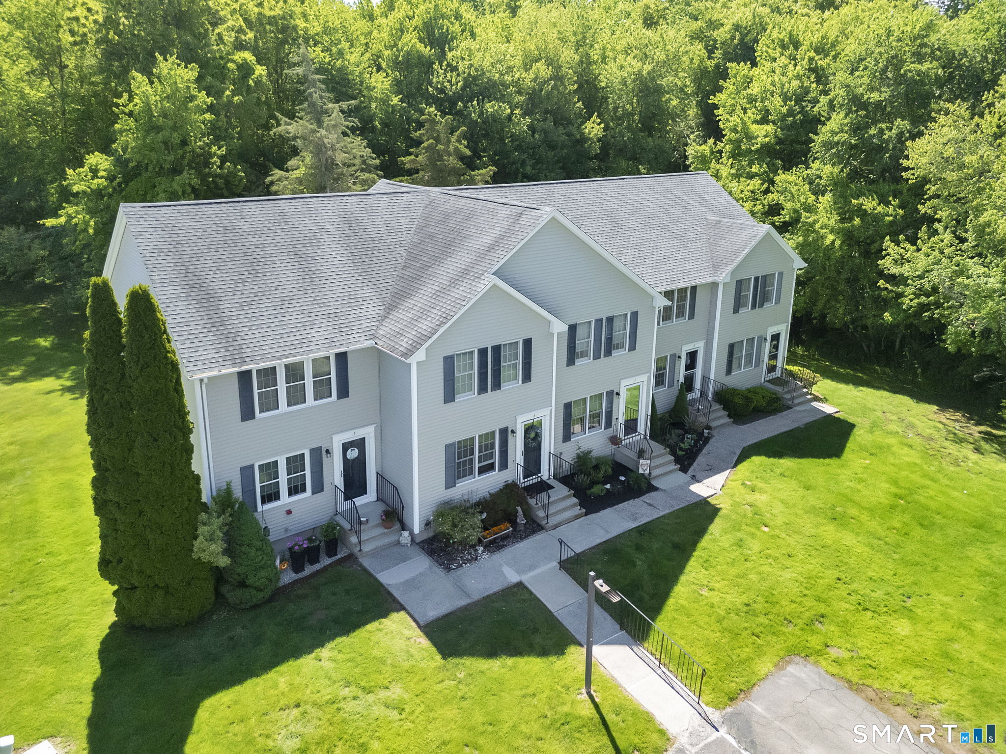 6 White Tail Lane Wallingford CT 06492