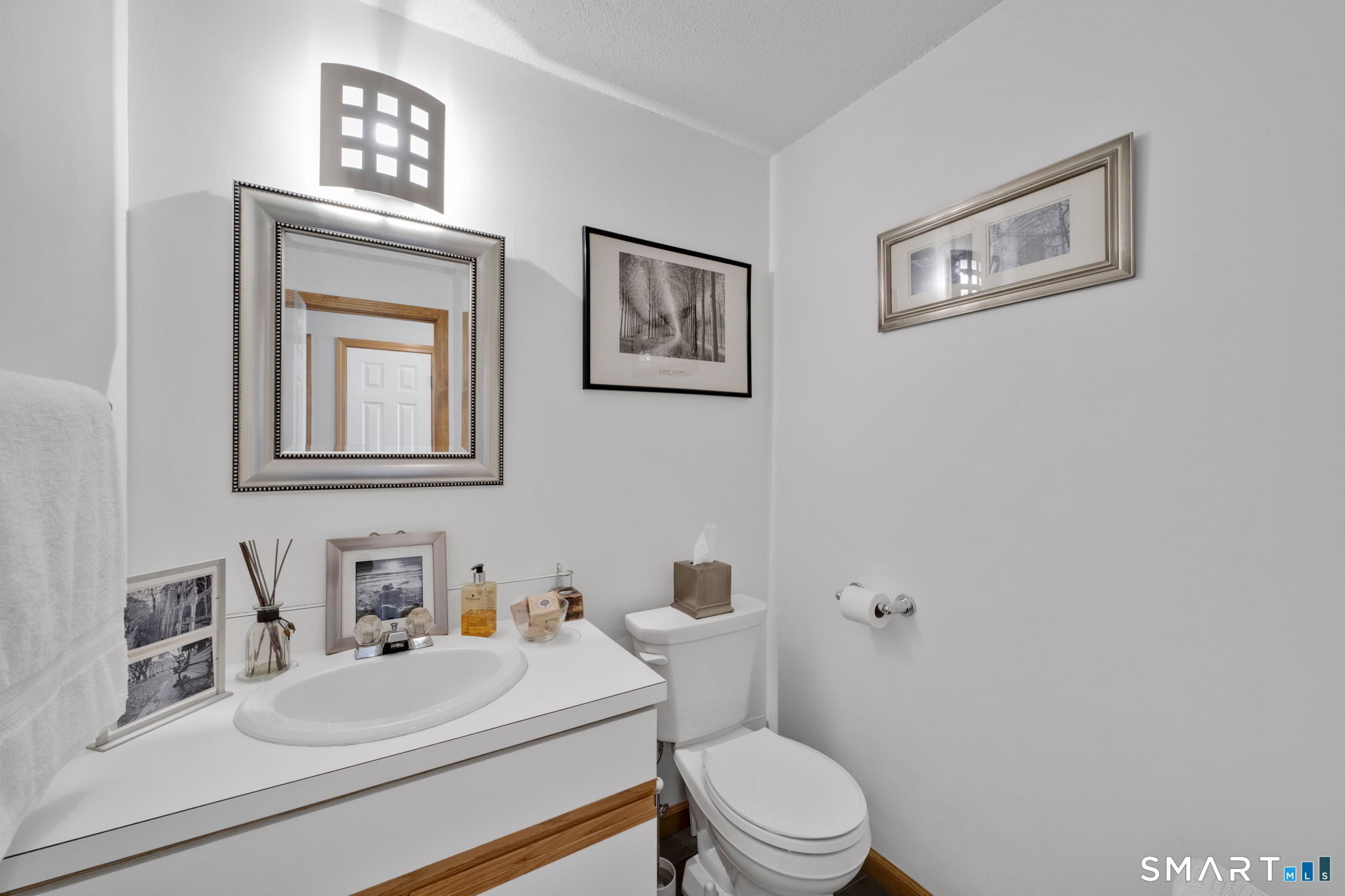 6 White Tail Lane Wallingford CT 06492