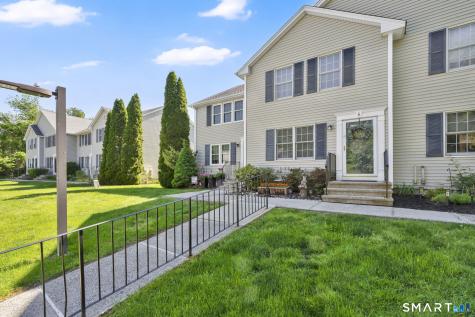 6 White Tail Lane Wallingford CT 06492