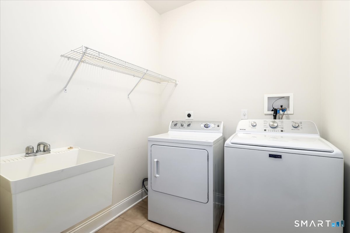 28 Watkins Drive Newtown CT 06482