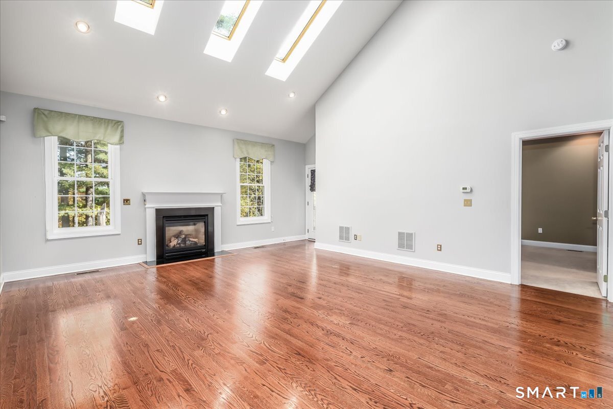 28 Watkins Drive Newtown CT 06482