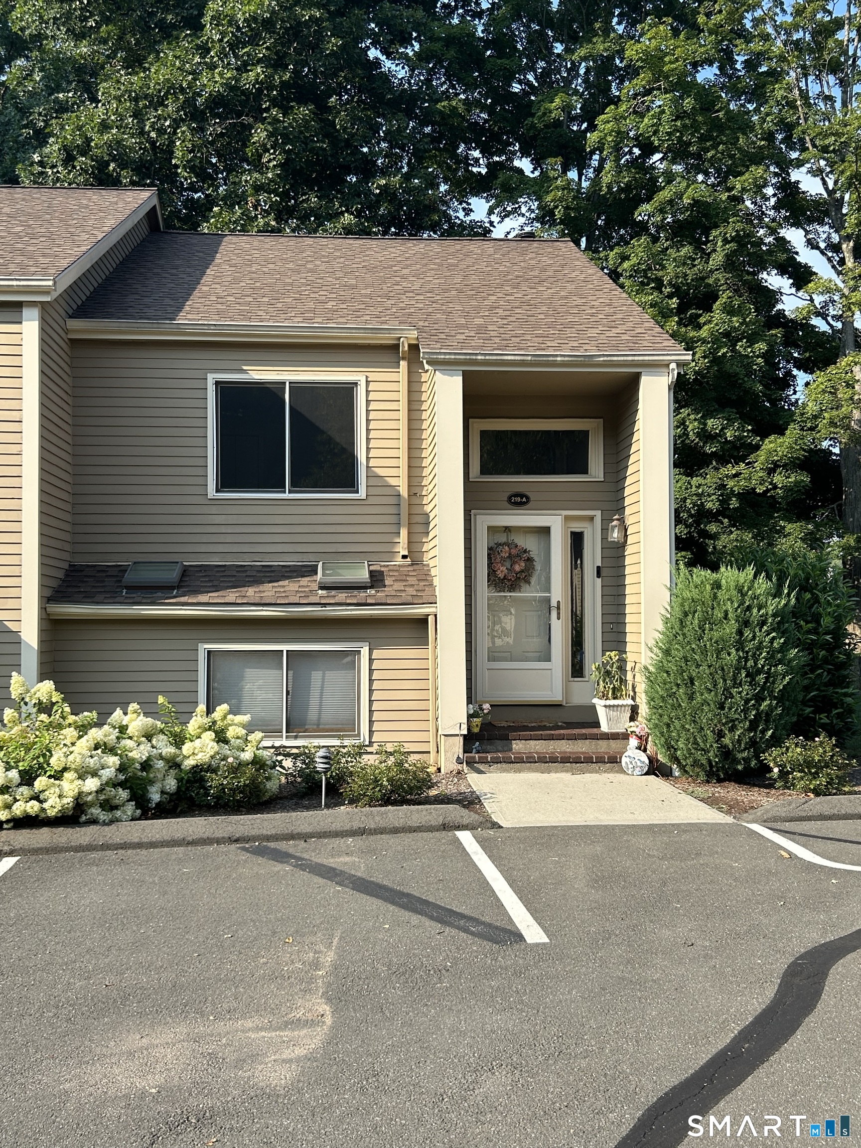 219 Twin Lakes Road North Branford CT 06471