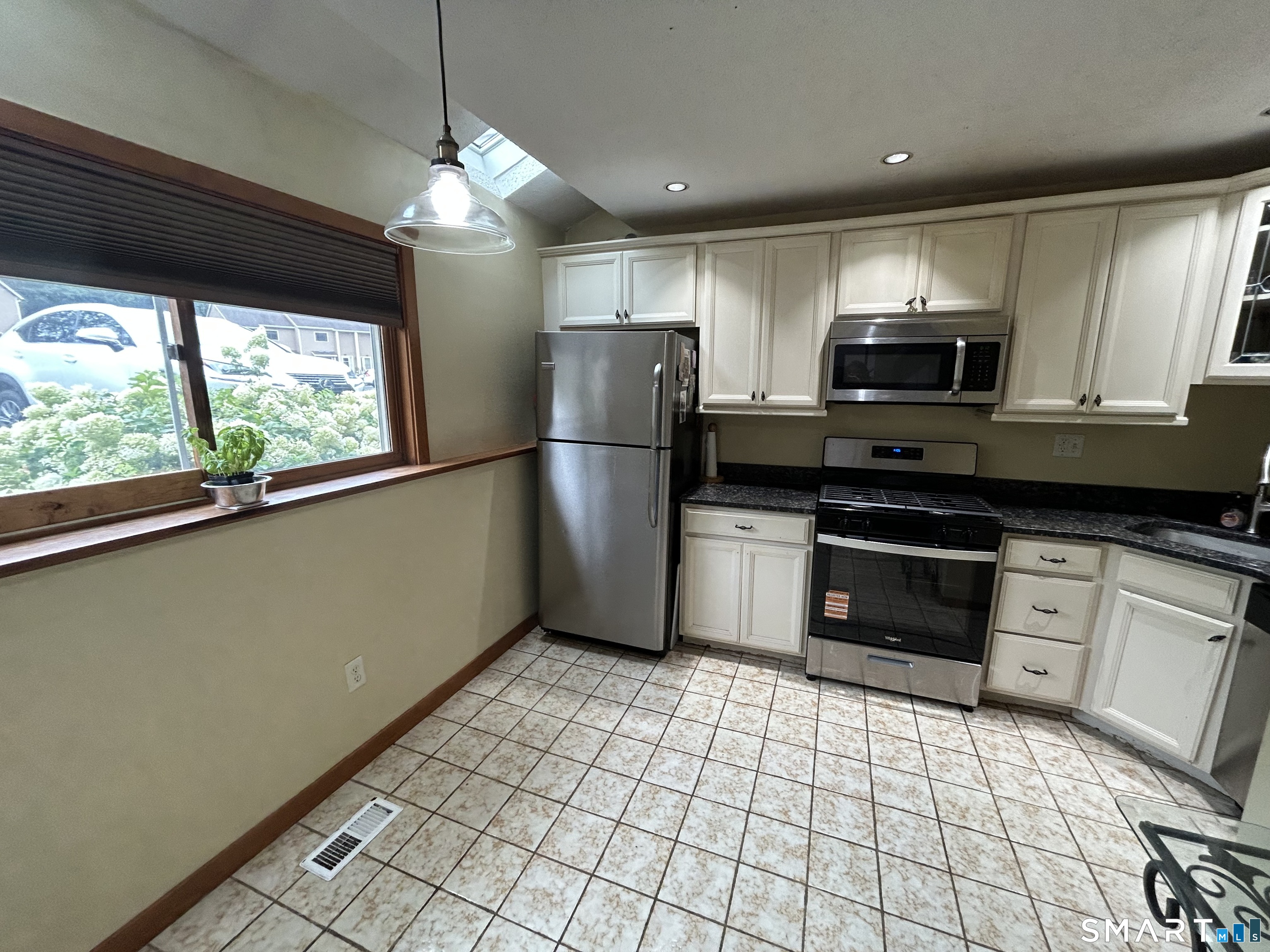 219 Twin Lakes Road North Branford CT 06471
