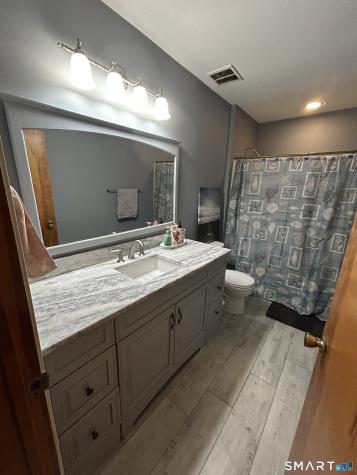 219 Twin Lakes Road North Branford CT 06471