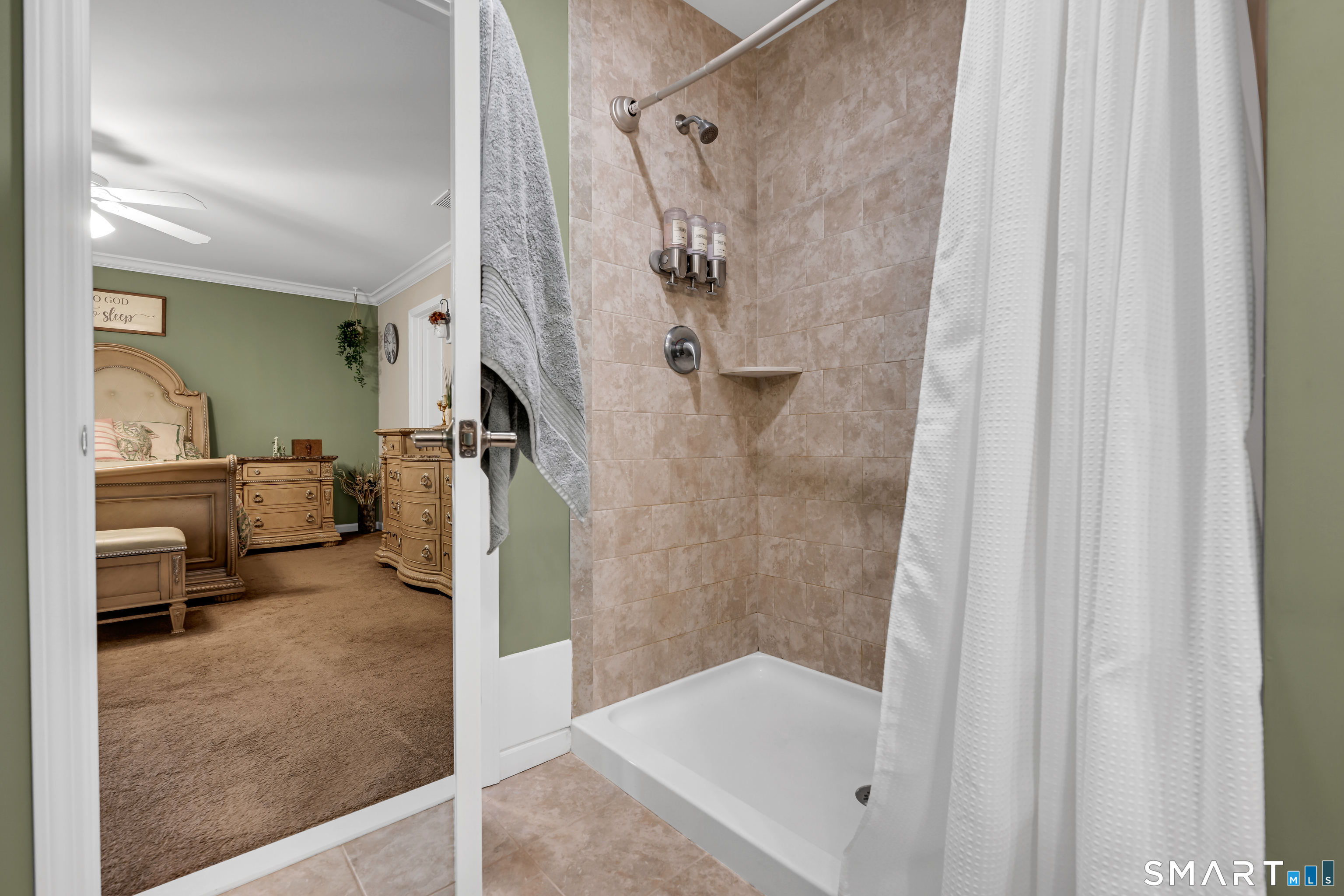 46 Old Oak Court Southington CT 06489