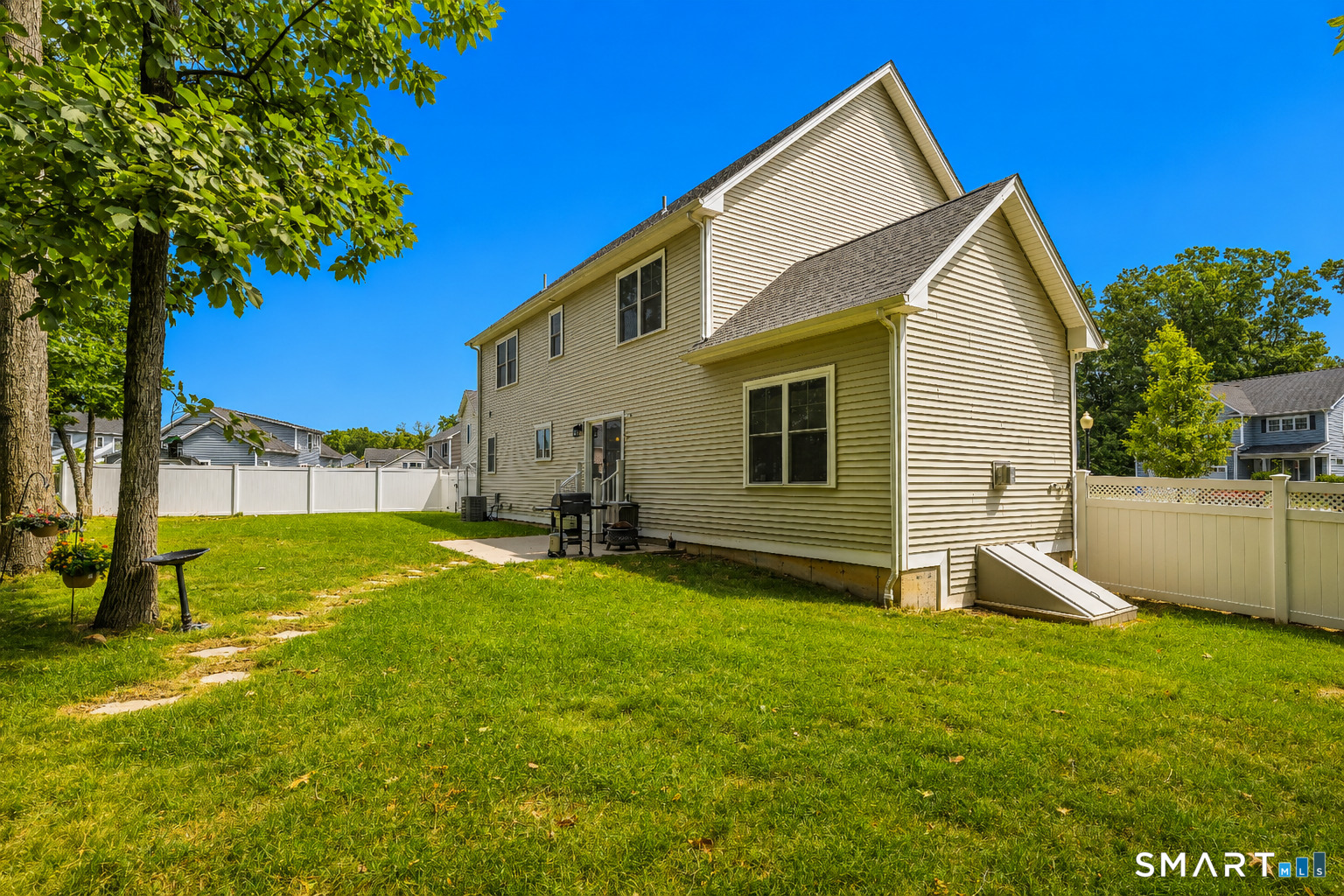 46 Old Oak Court Southington CT 06489