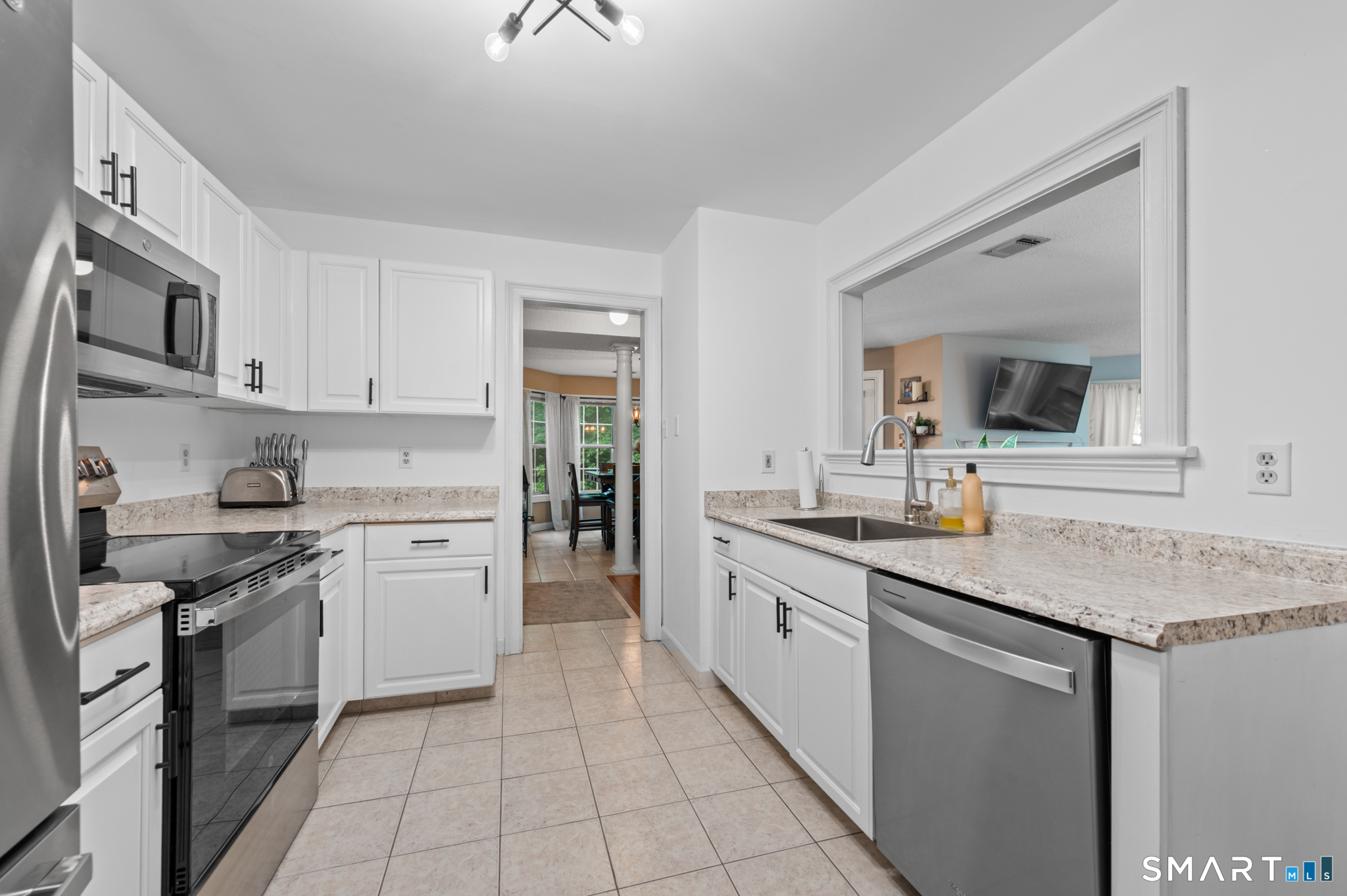 75 Redwood Drive East Haven CT 06513