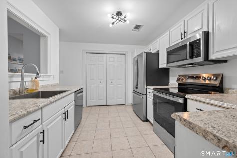 75 Redwood Drive East Haven CT 06513