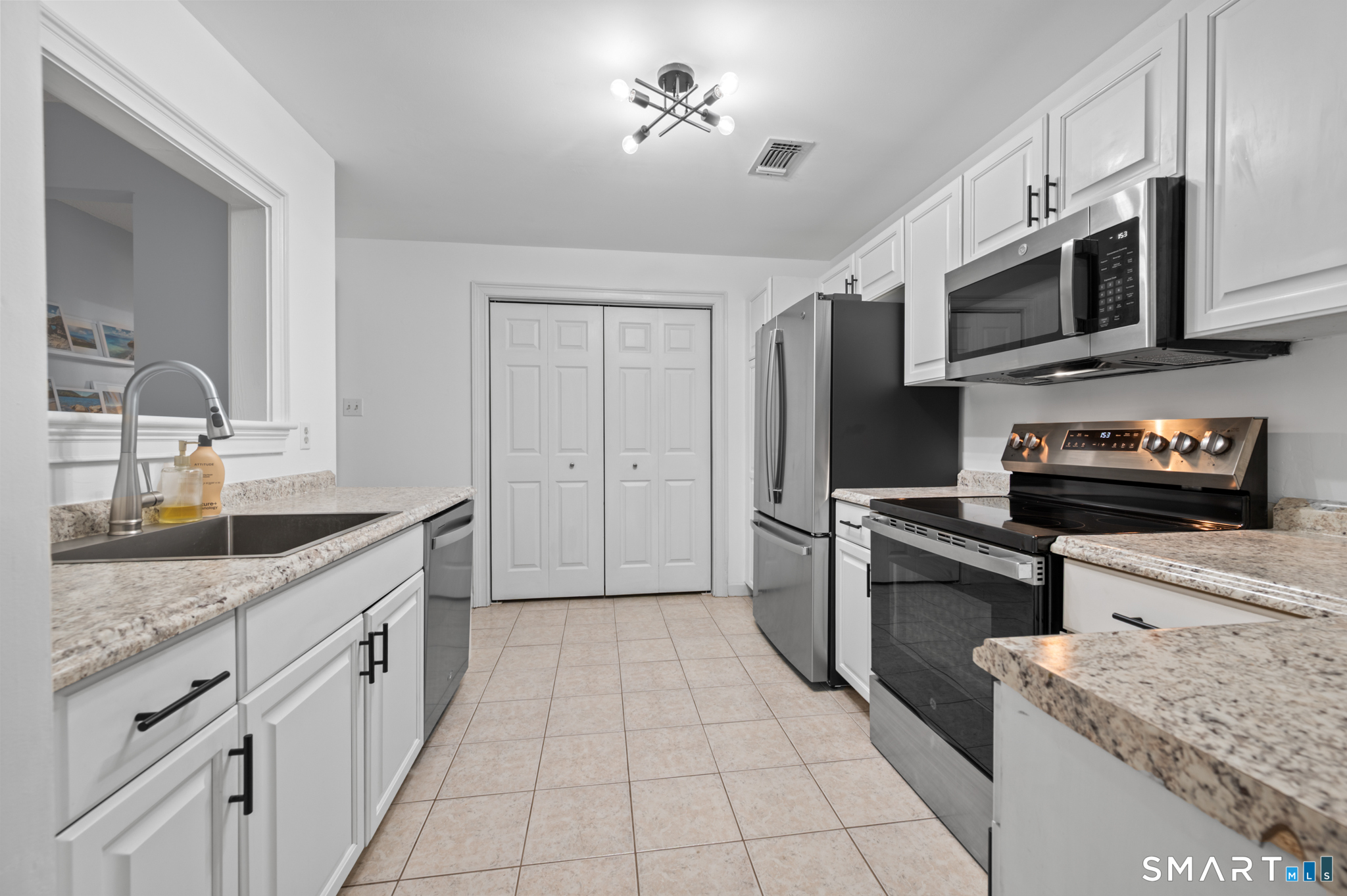 75 Redwood Drive East Haven CT 06513