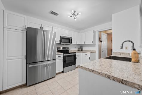75 Redwood Drive East Haven CT 06513