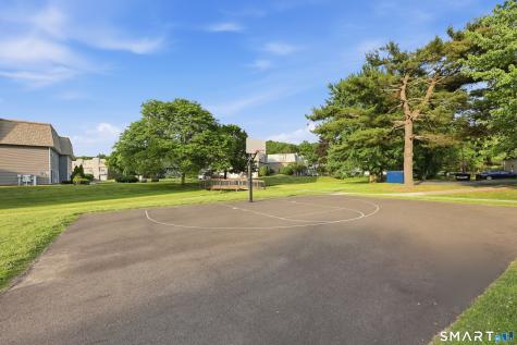 50 Meetinghouse Village Meriden CT 06450