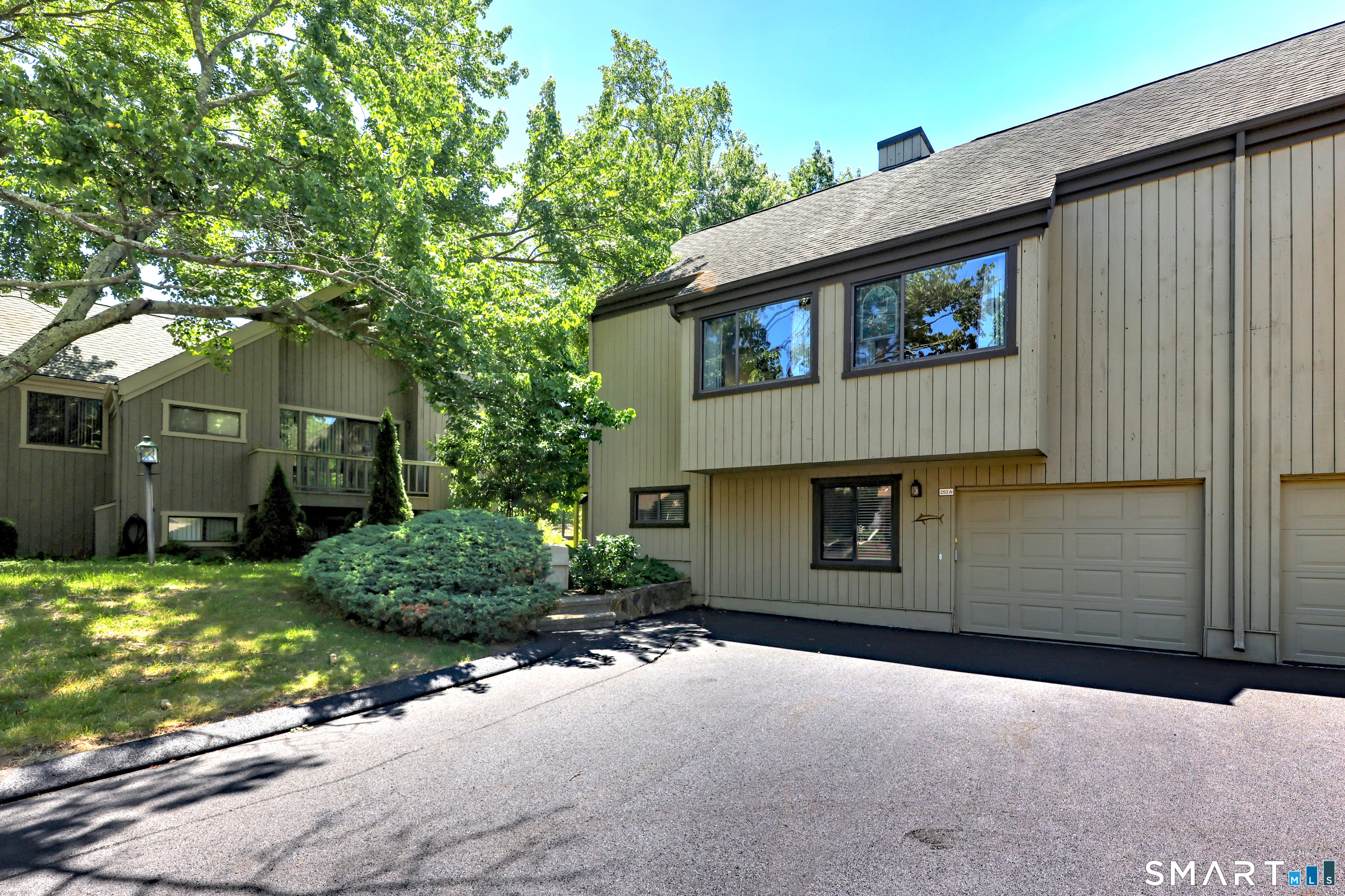 253 Agawam Drive Stratford CT 06614