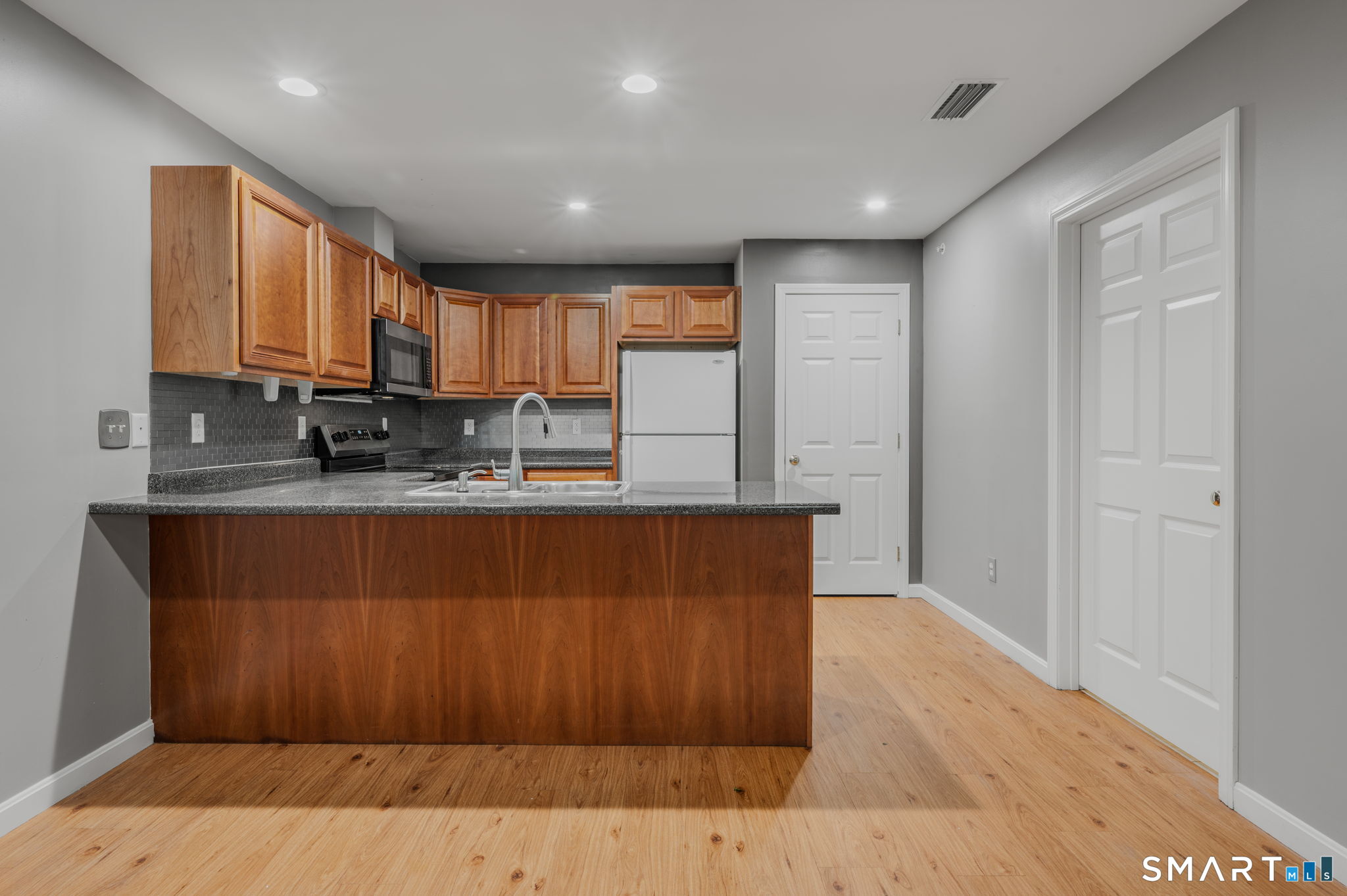 128 Meridian Street Groton CT 06340