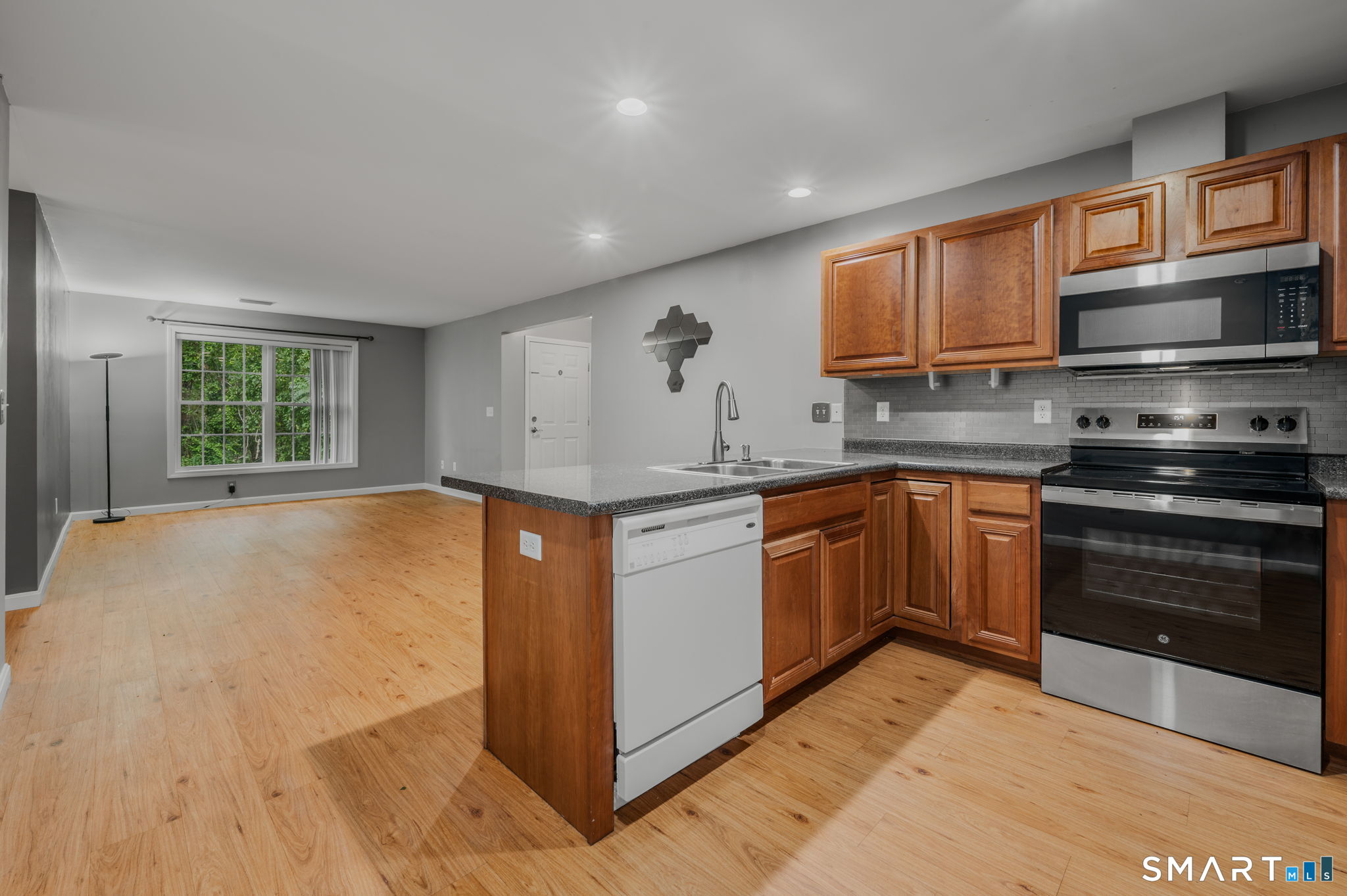 128 Meridian Street Groton CT 06340