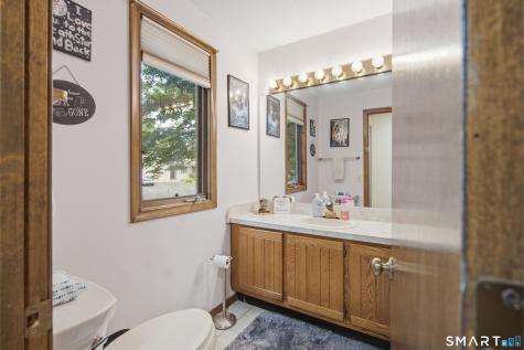 33 Cortland Way Newington CT 06111