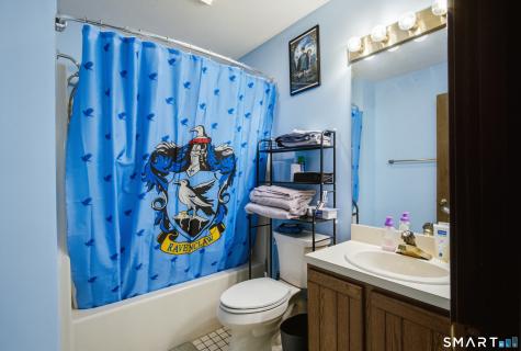 33 Cortland Way Newington CT 06111