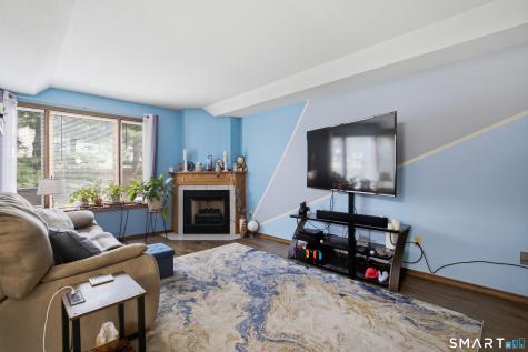33 Cortland Way Newington CT 06111