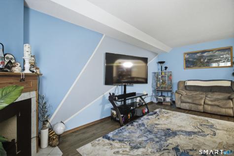 33 Cortland Way Newington CT 06111