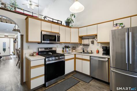 33 Cortland Way Newington CT 06111
