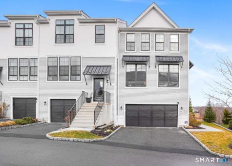 185 Brentwood Circle Danbury CT 06810