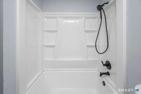 183 Williamstown Court Newington CT 06111