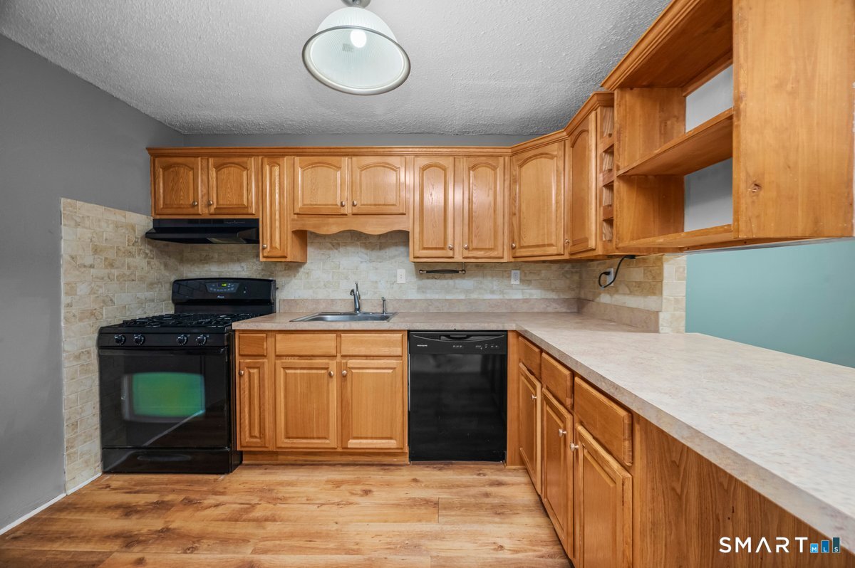 183 Williamstown Court Newington CT 06111