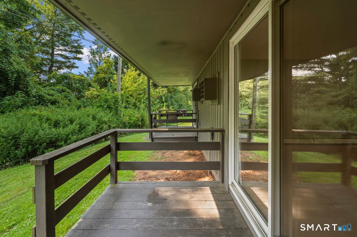 183 Williamstown Court Newington CT 06111