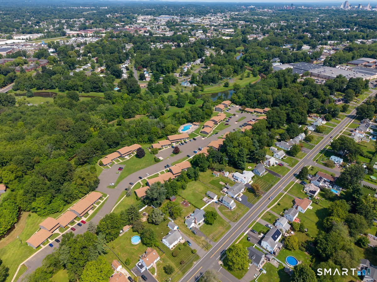 183 Williamstown Court Newington CT 06111