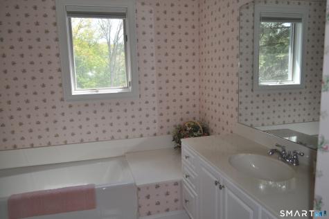 9 Centerbrook Court Avon CT 06001