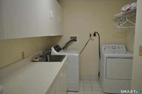 9 Centerbrook Court Avon CT 06001