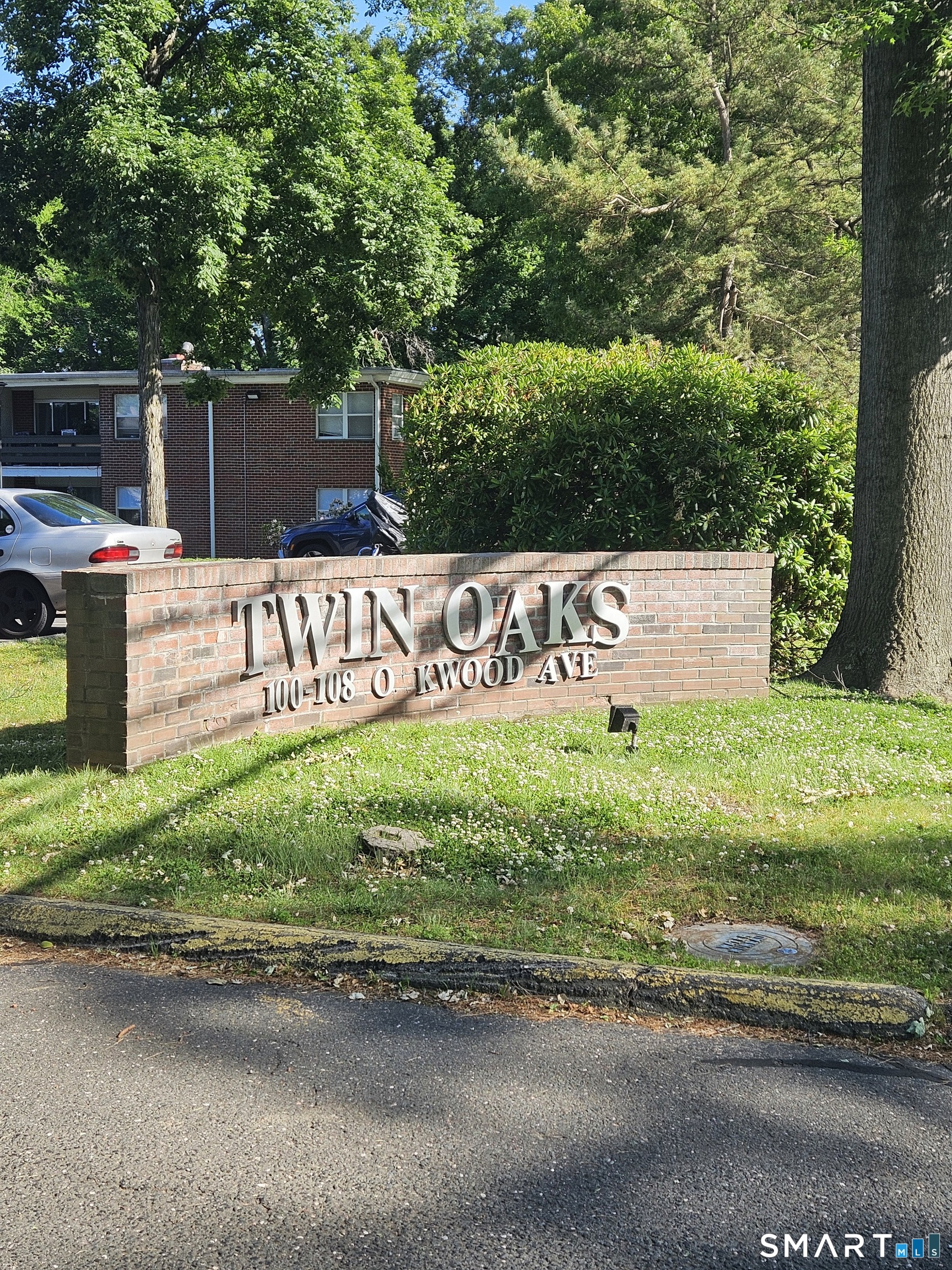 106 Oakwood Avenue West Hartford CT 06119