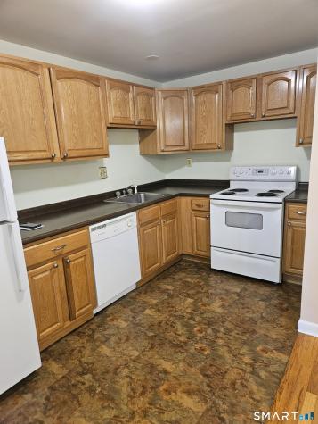 106 Oakwood Avenue West Hartford CT 06119