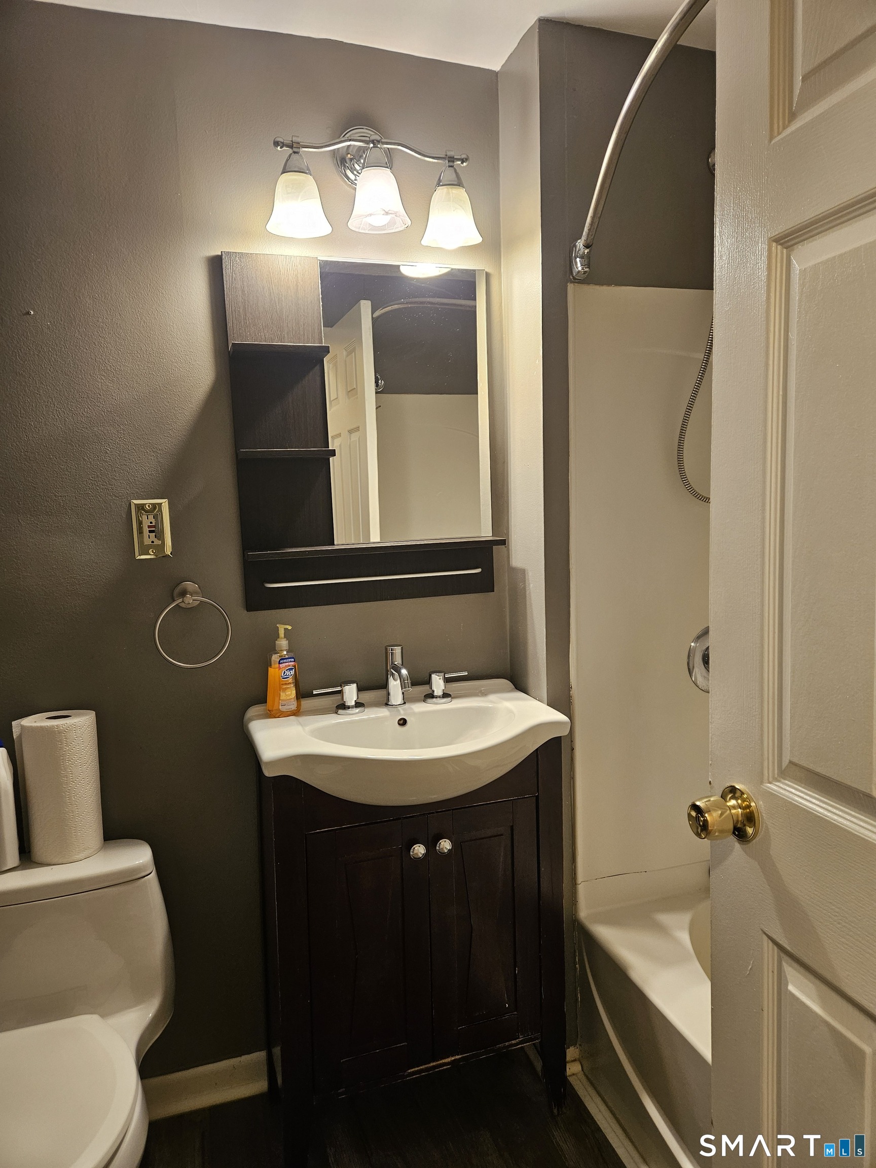 106 Oakwood Avenue West Hartford CT 06119