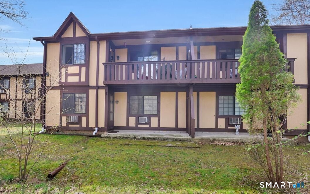 215 Foxwood Lane Milford CT 06461