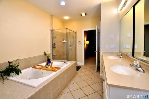 24 Gatewood Avon CT 06001