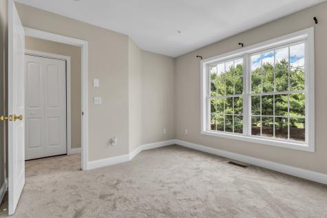 15 Freedom Way East Lyme CT 06357