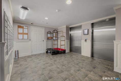 586 West Thames Street Norwich CT 06360