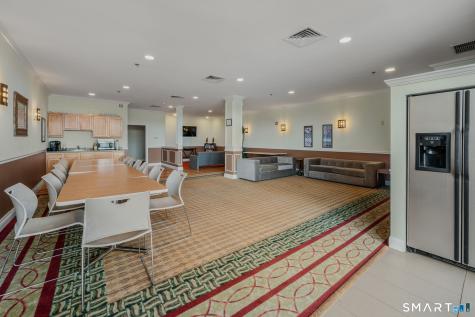 586 West Thames Street Norwich CT 06360
