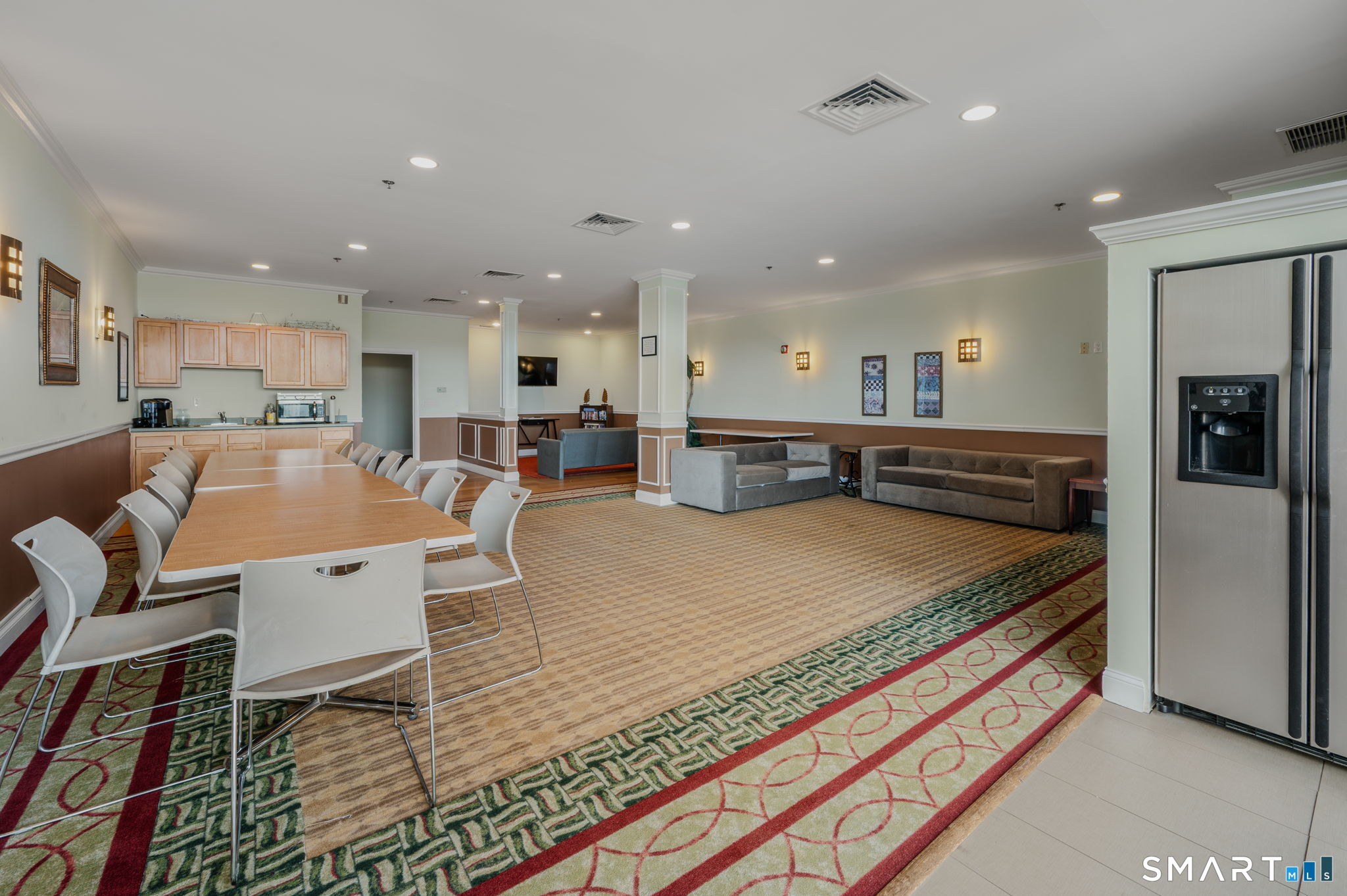 586 West Thames Street Norwich CT 06360