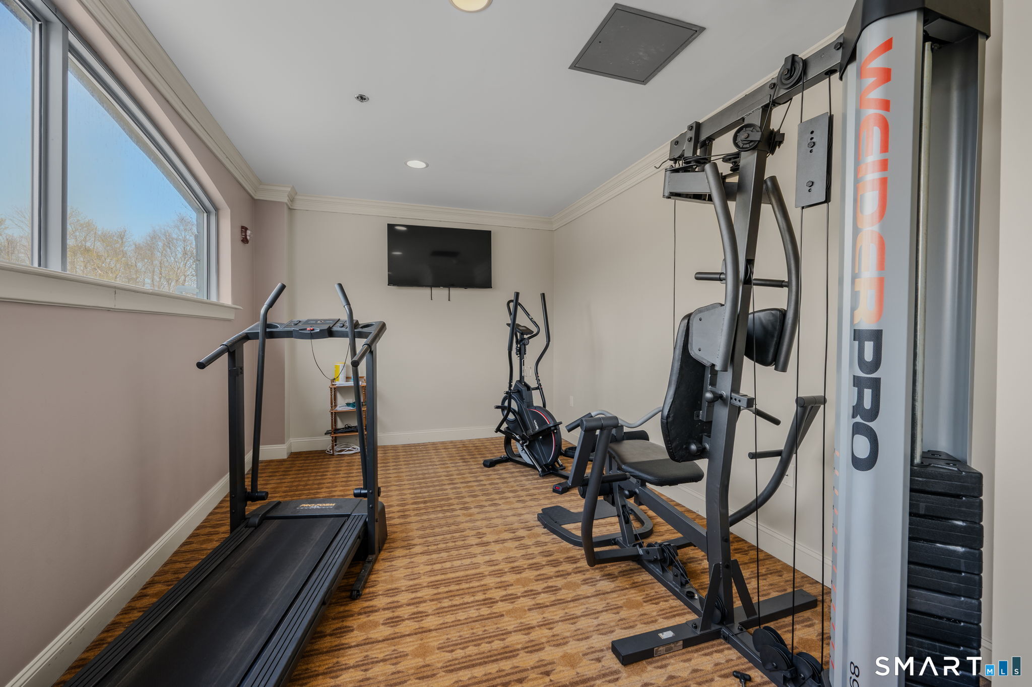 586 West Thames Street Norwich CT 06360