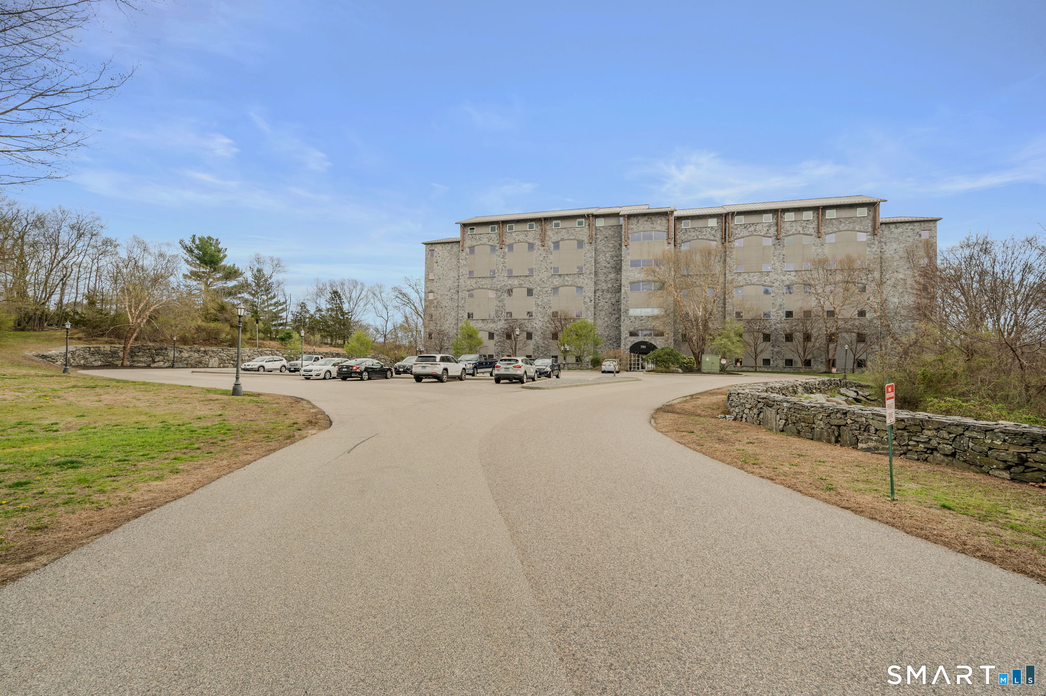 586 West Thames Street Norwich CT 06360