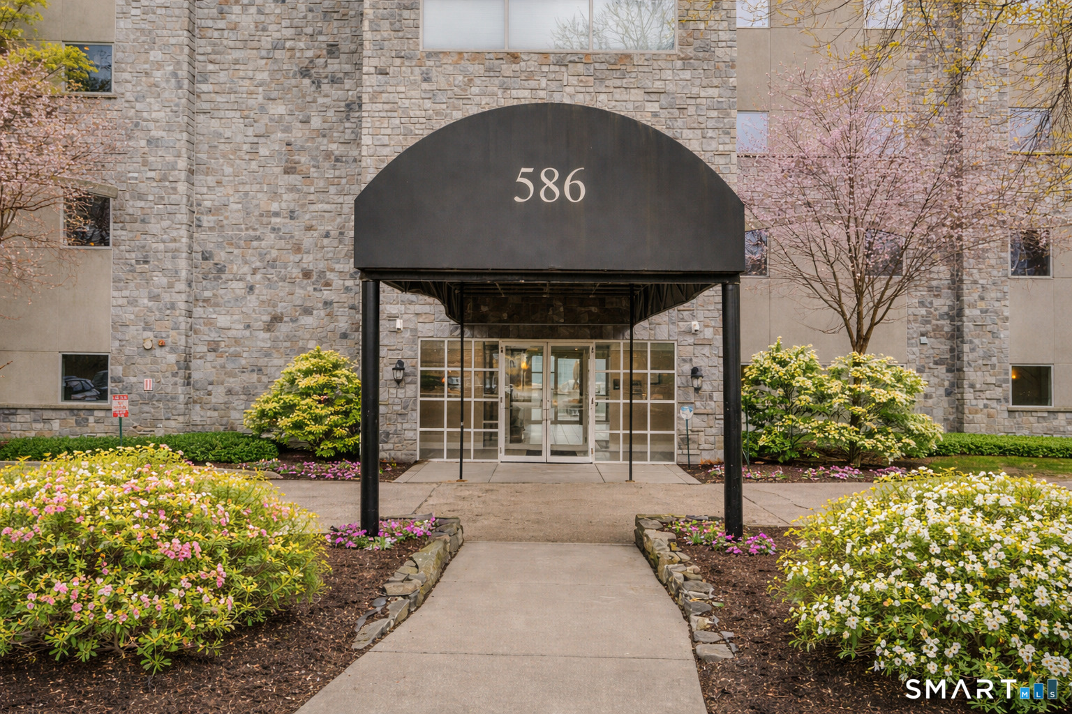 586 West Thames Street Norwich CT 06360