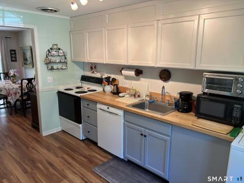 391 Main Street Deep River CT 06417