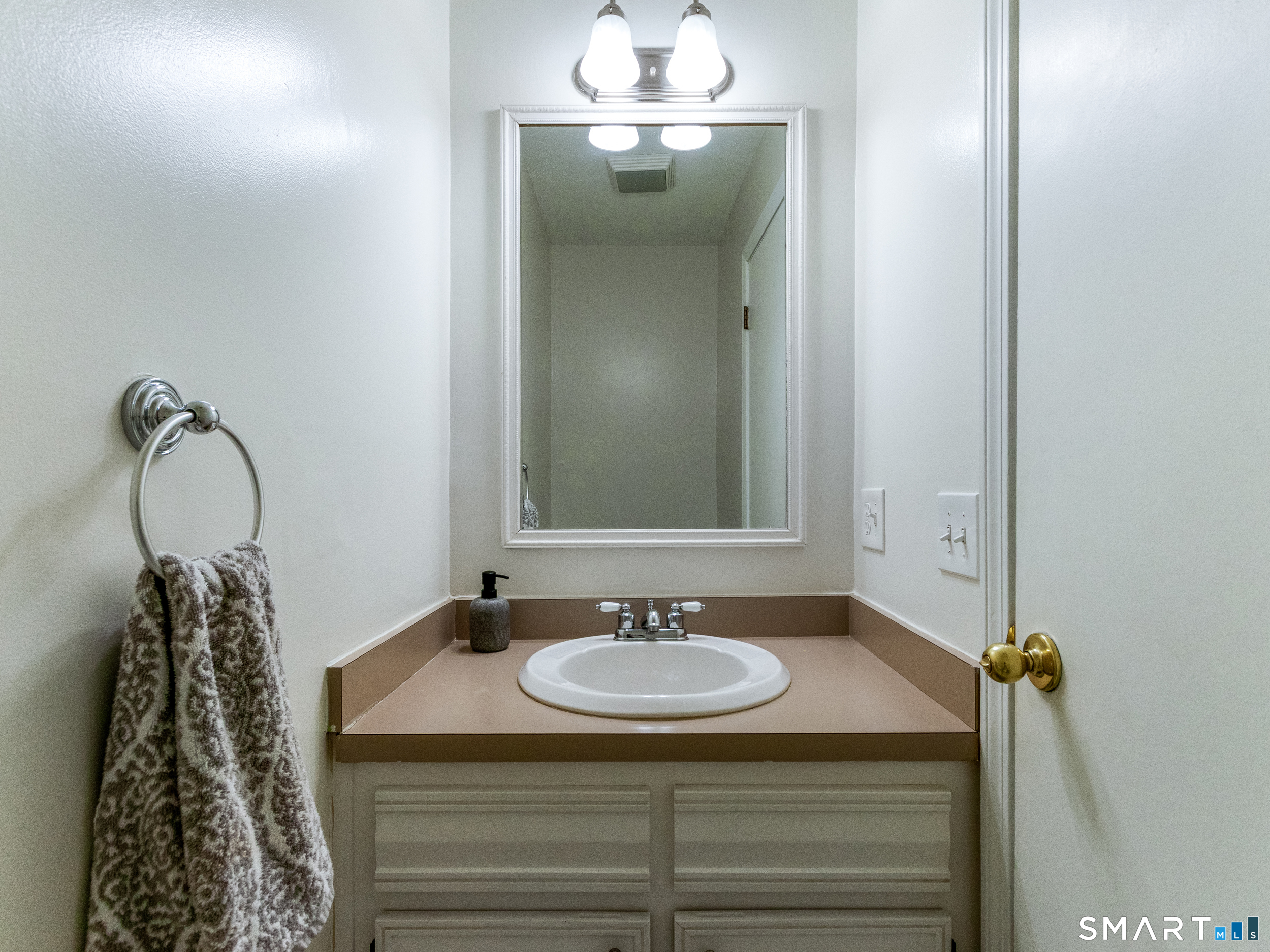 306 Monticello Drive Branford CT 06405