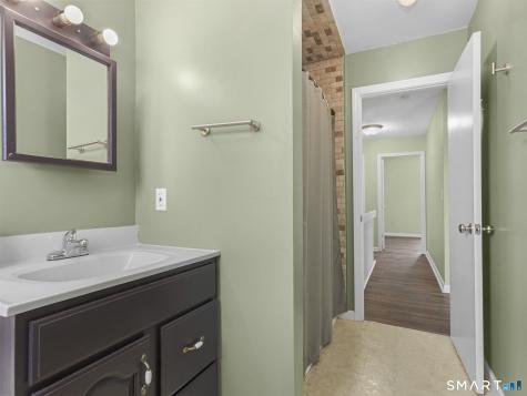61 Meetinghouse Village Meriden CT 06450