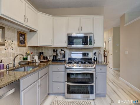 36 Apple Hill Newington CT 06111