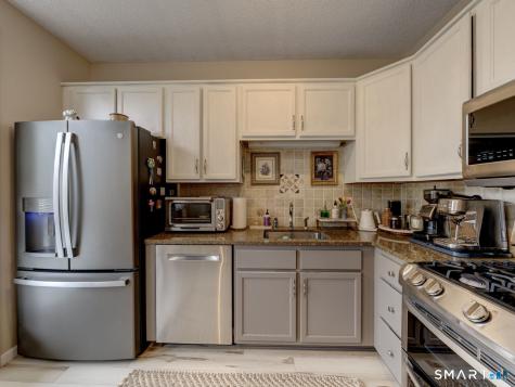 36 Apple Hill Newington CT 06111