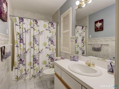 36 Apple Hill Newington CT 06111