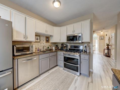36 Apple Hill Newington CT 06111