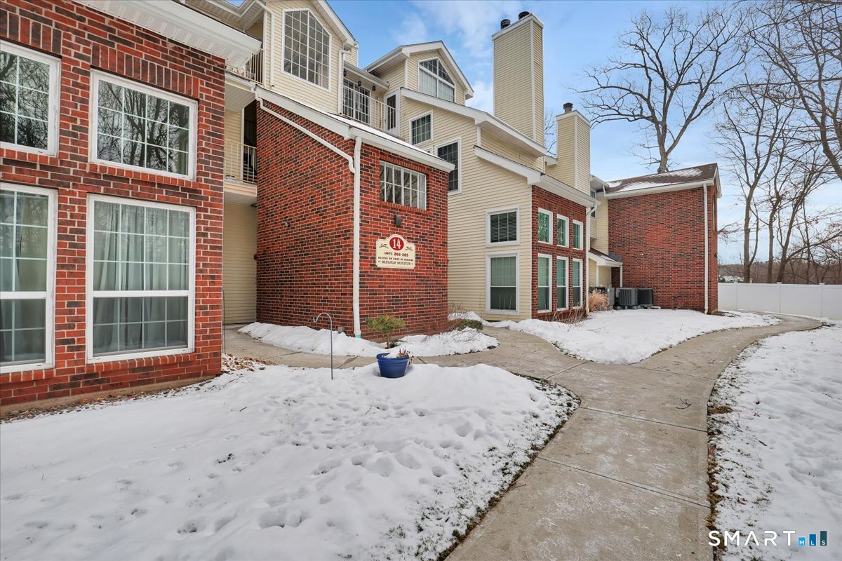 285 Carriage Crossing Lane Middletown CT 06457